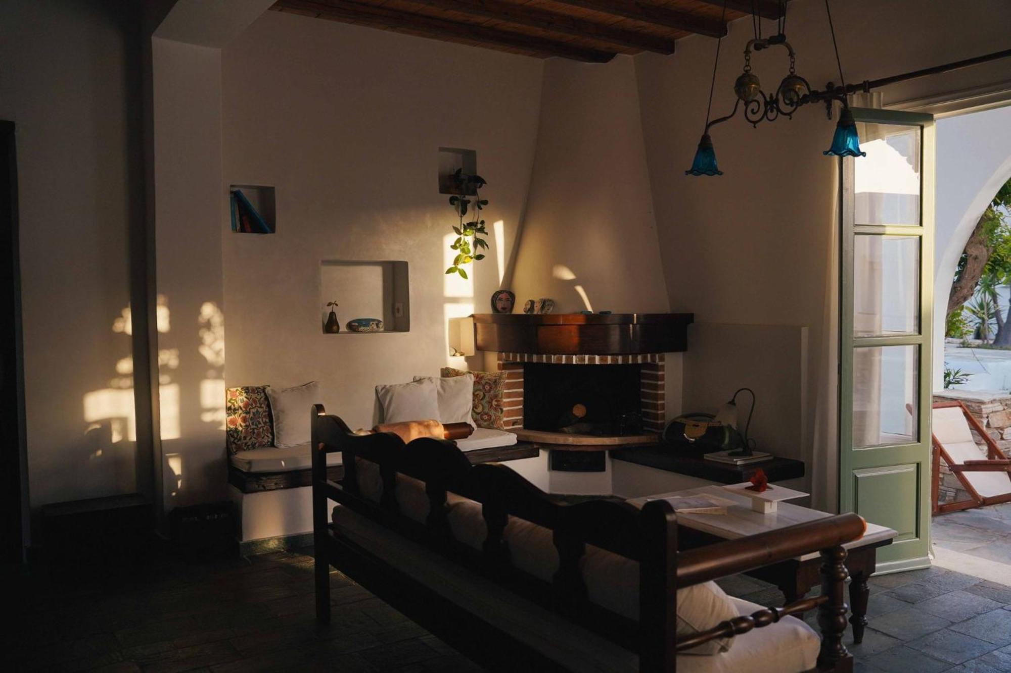 Romano Garden House - Land Tales Agios Romanos Extérieur photo
